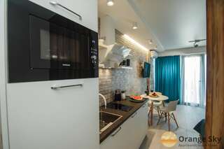 Апарт-отели Orange Sky Apartments Beach Tower Батуми Улучшенные апартаменты-студио с видом на море-11