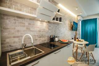 Апарт-отели Orange Sky Apartments Beach Tower Батуми Улучшенные апартаменты-студио с видом на море-12