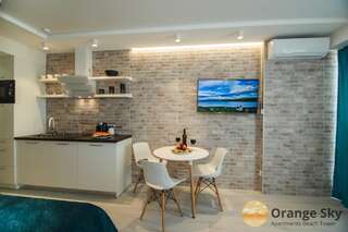 Апарт-отели Orange Sky Apartments Beach Tower Батуми Улучшенные апартаменты-студио с видом на море-13